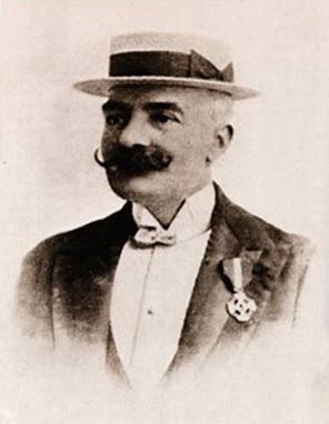 Emilio Salgari 1862 - 1911 autore di romanzi d'avventura ha raggiunto un successo veramente globale, con racconti ambientati nei mari del Sud, nelle giungle asiatiche e nel Far West, senza uscire mai dall'Italia.